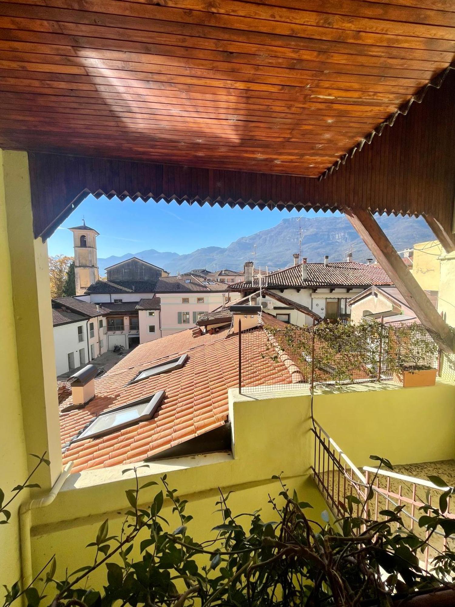 Appartamento Sui Tetti Del Centro Storico Rovereto  Eksteriør billede